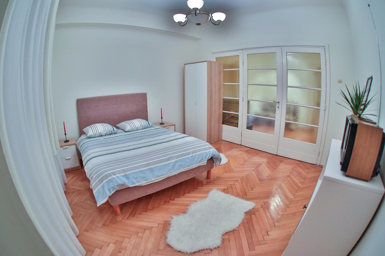 Color Apartments Franceza St Bükreş Dış mekan fotoğraf