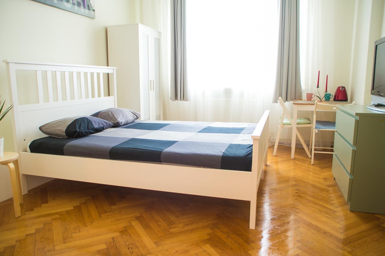 Color Apartments Franceza St Bükreş Dış mekan fotoğraf
